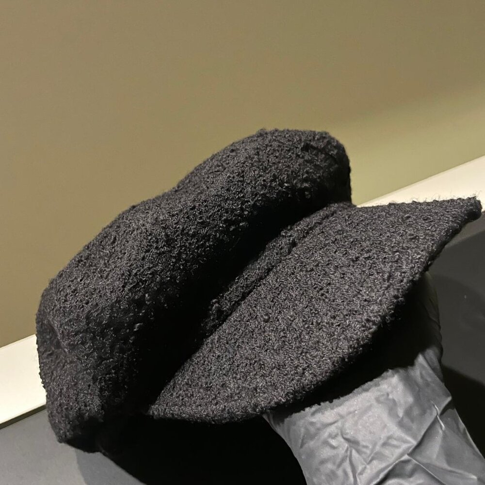 NWOT Helen Kaminski Vickey Newsboys